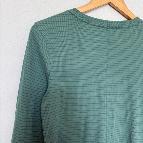 Universal Thread Forest Green Long Sleeve Tee - Picture 4 of 6